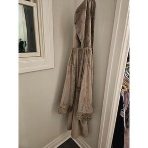 Pottery barn robe size small